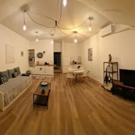 El Thau Apartment *